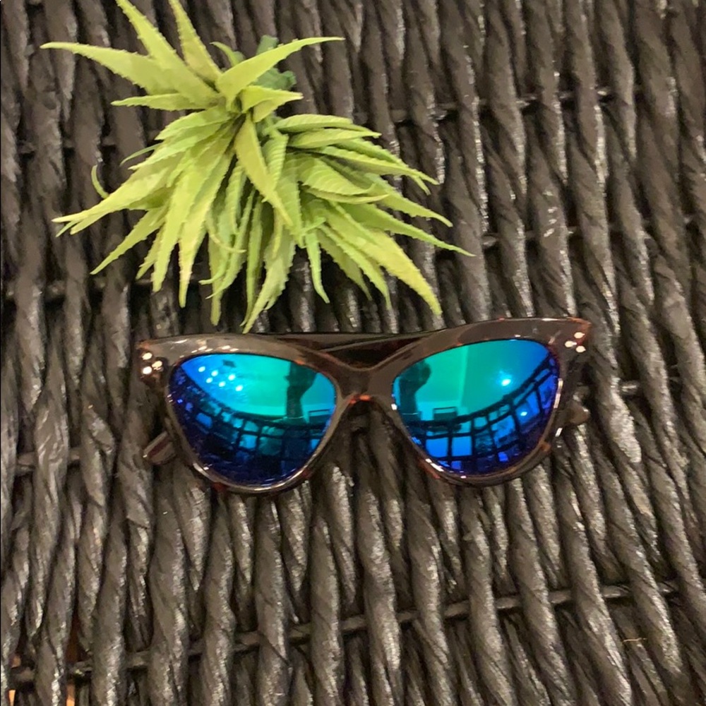 Honolulu surf sun glasses